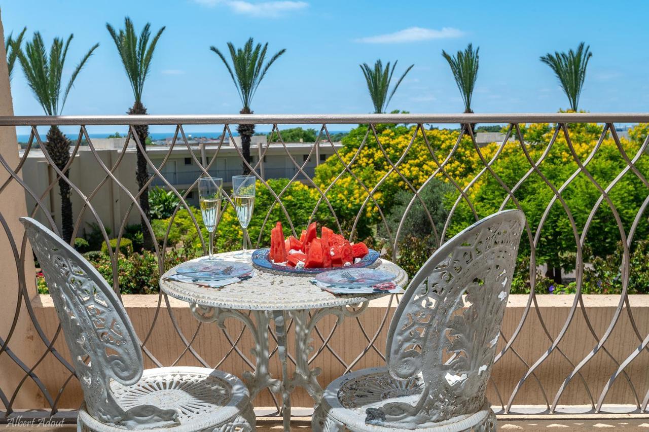 Mina'S Suites - קיסריה Exterior photo